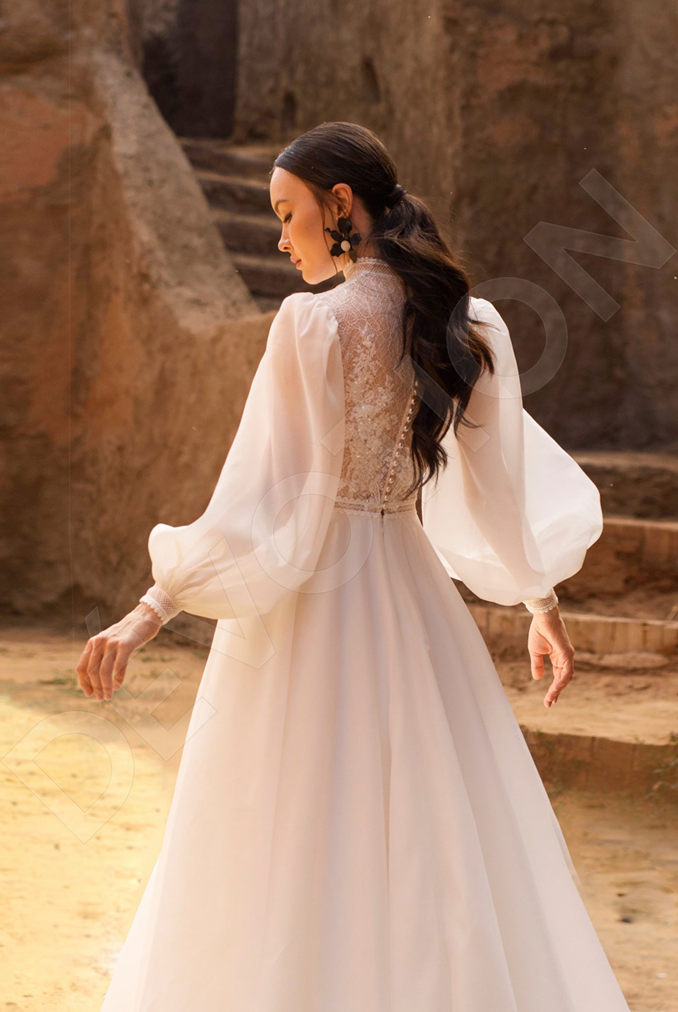 armonia boho wedding dress Medici by Ariamo Boho