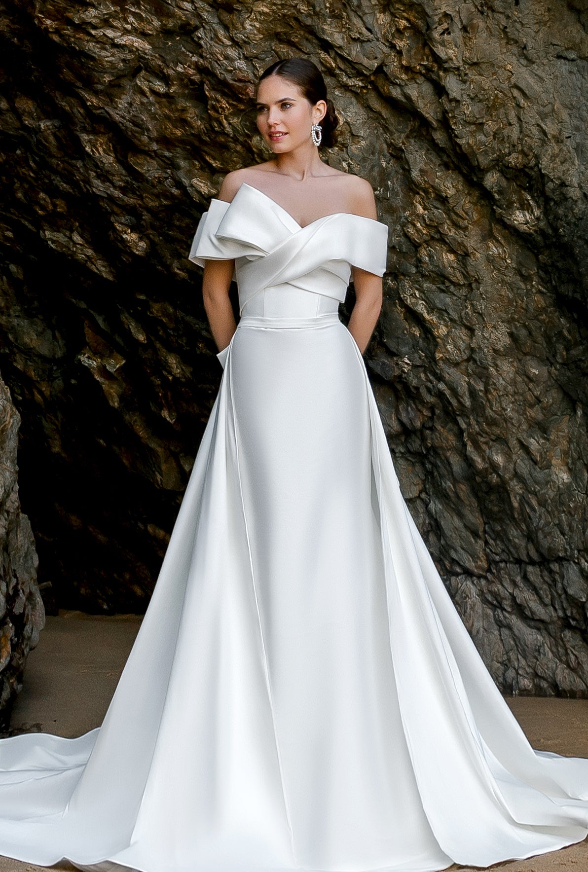 white christmas dresses Off-Shoulder Floral Lace Wedding Dress with High Slit and Elegant Train Size 18 main image 1