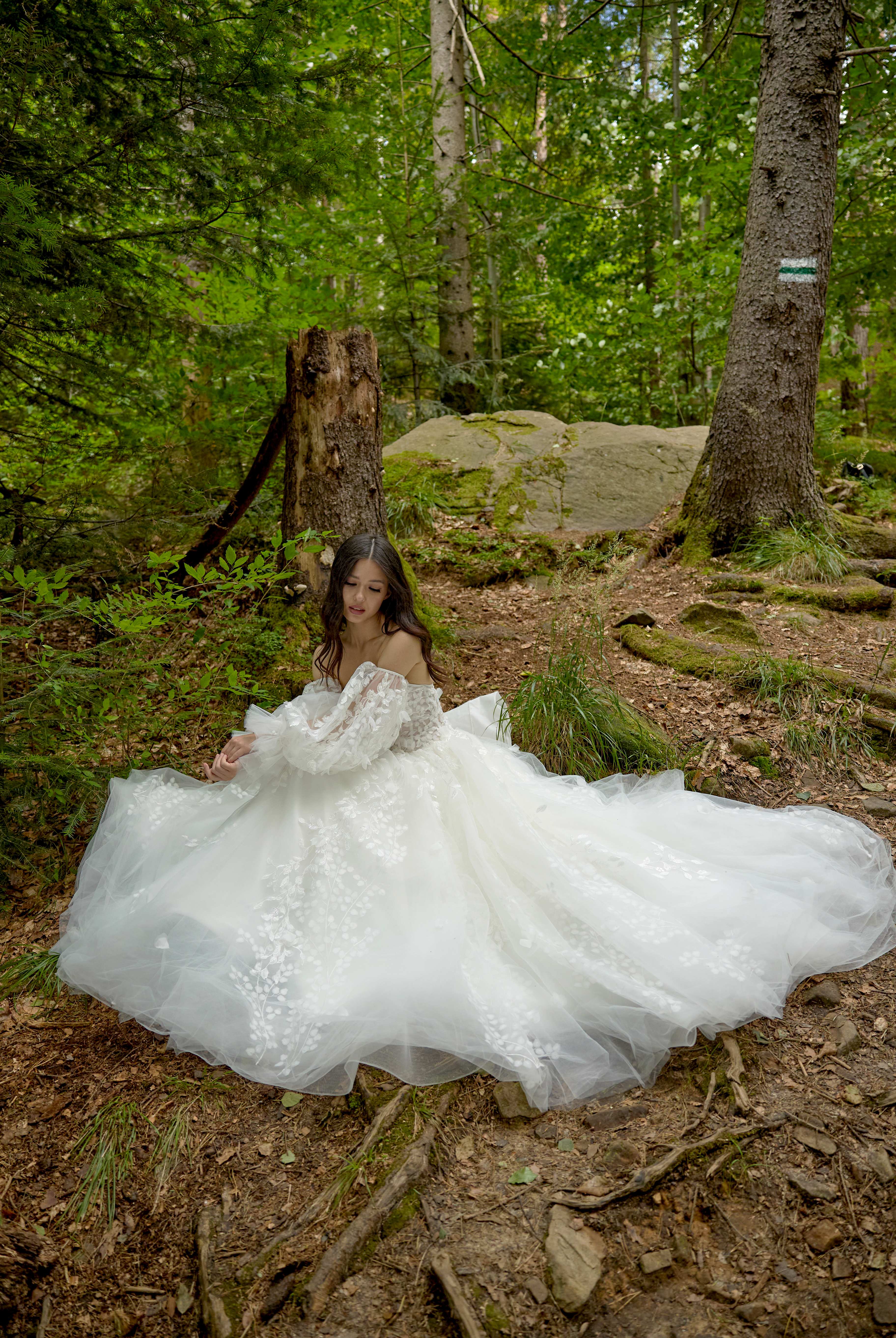 woodland princess wedding dress 53 Unique Woodland Wedding Gowns To Rock