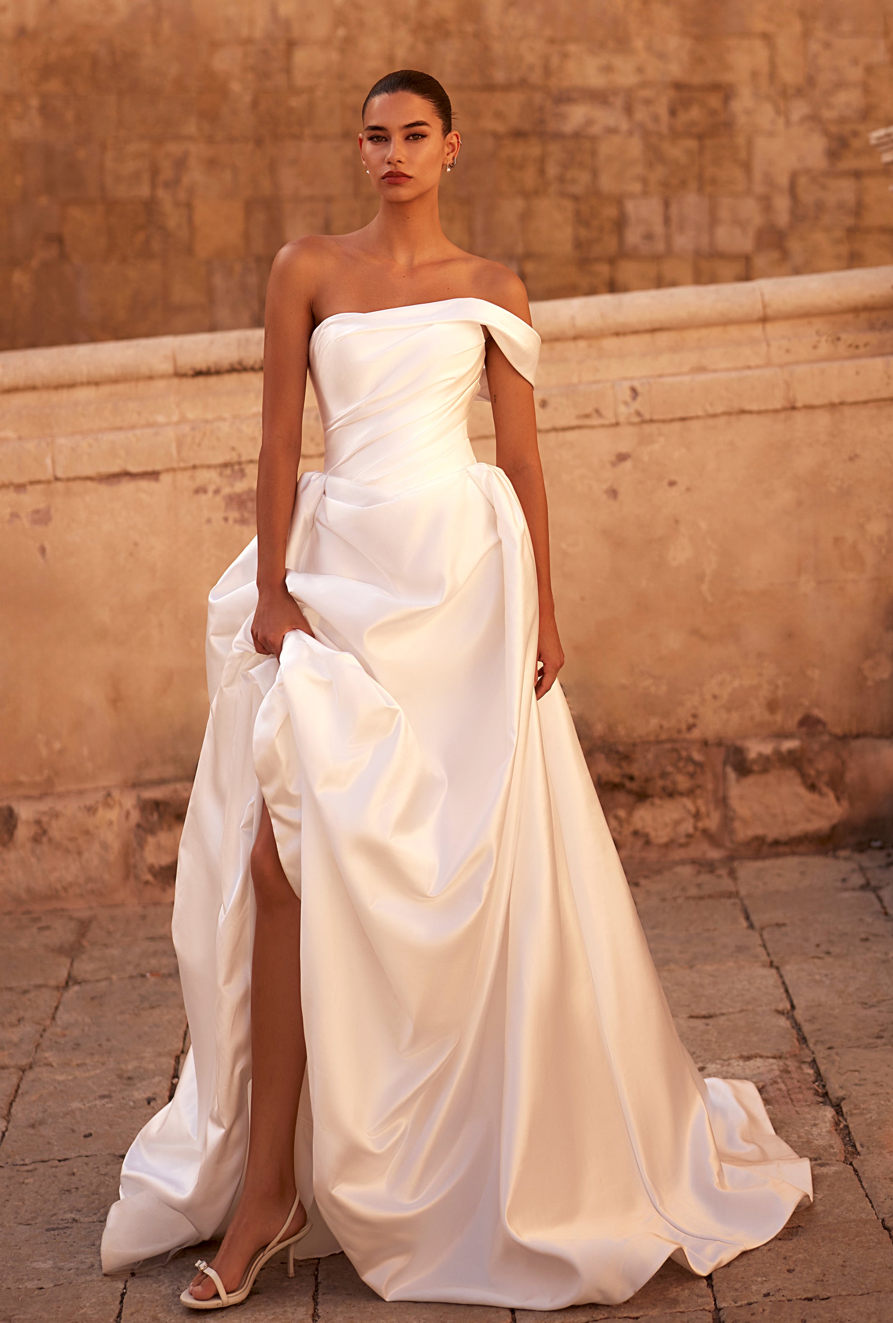 Lidia Wedding Dress - Video Lidia Wedding Dress - Video
