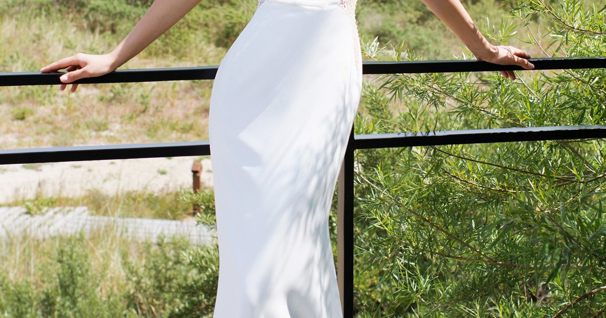 v-wire crepe mermaid bridesmaid dress Elegant Wedding with Floral Chapel Train ML125 Viniodress your best CHOICE Brintia Custom-Made Mermaid Deep