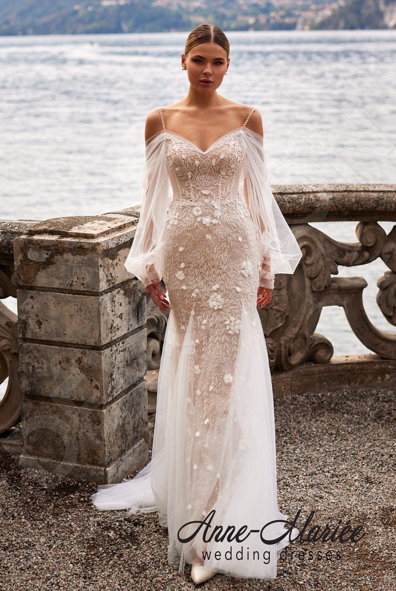 fitted lace wedding dress SOLNTSE – Tesoro Si! main image 0