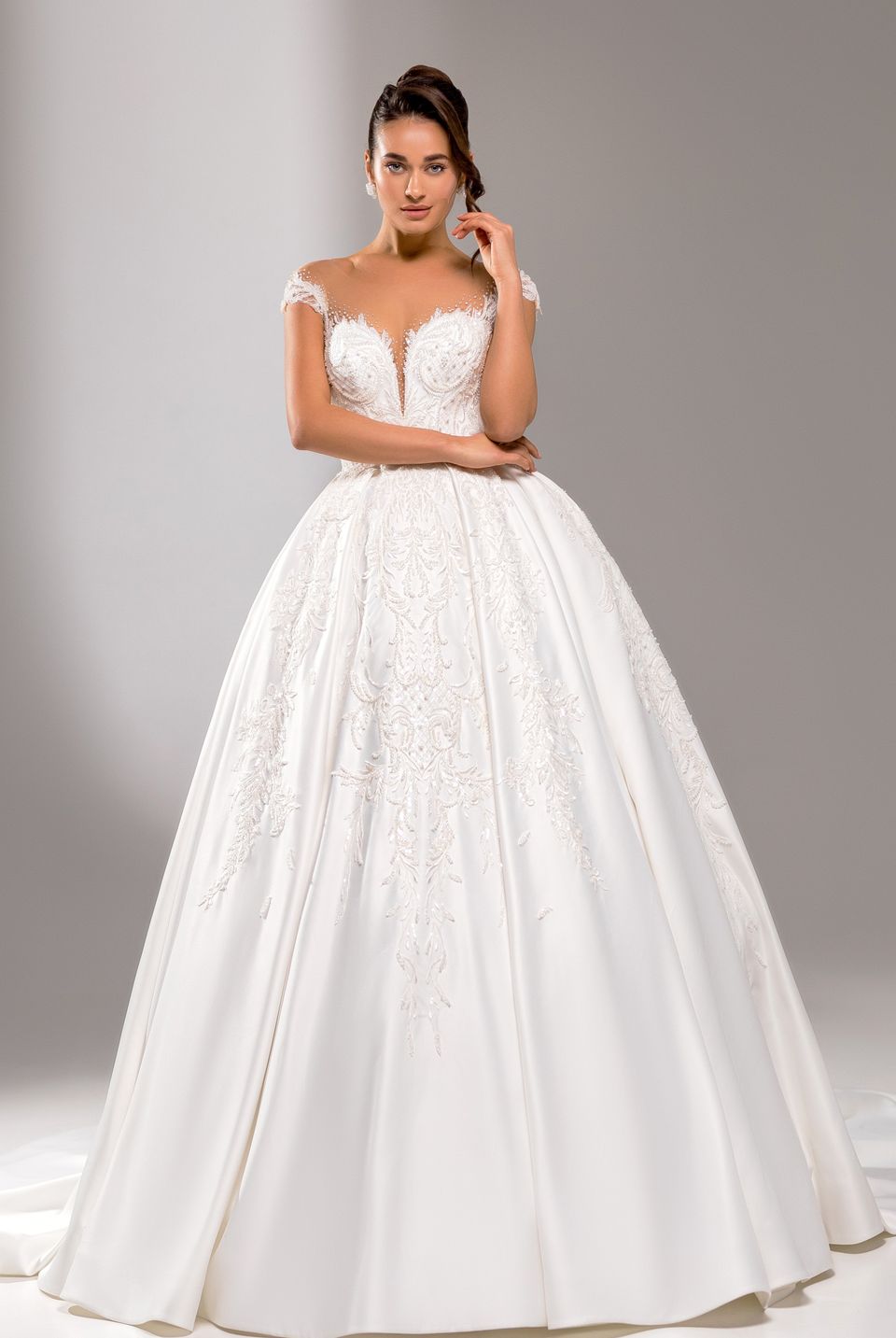 dresses halston Casi Gown In Jersey its cut for a slim fit and has a billowing sleeve and split hem that creates beautiful movement with each step Elisabeth Gown In Sequins