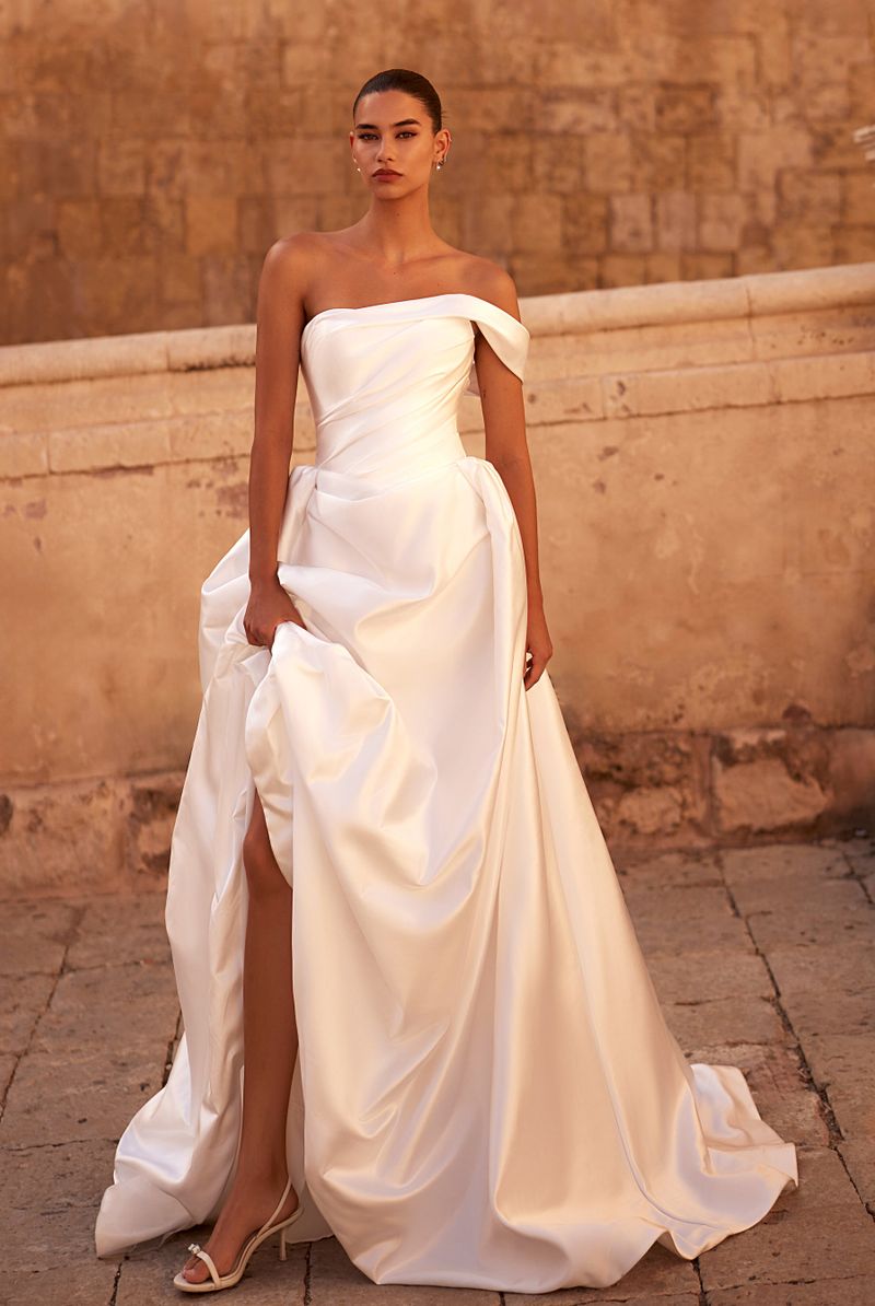 Lidia Wedding Dress - Video Lidia Wedding Dress - Video