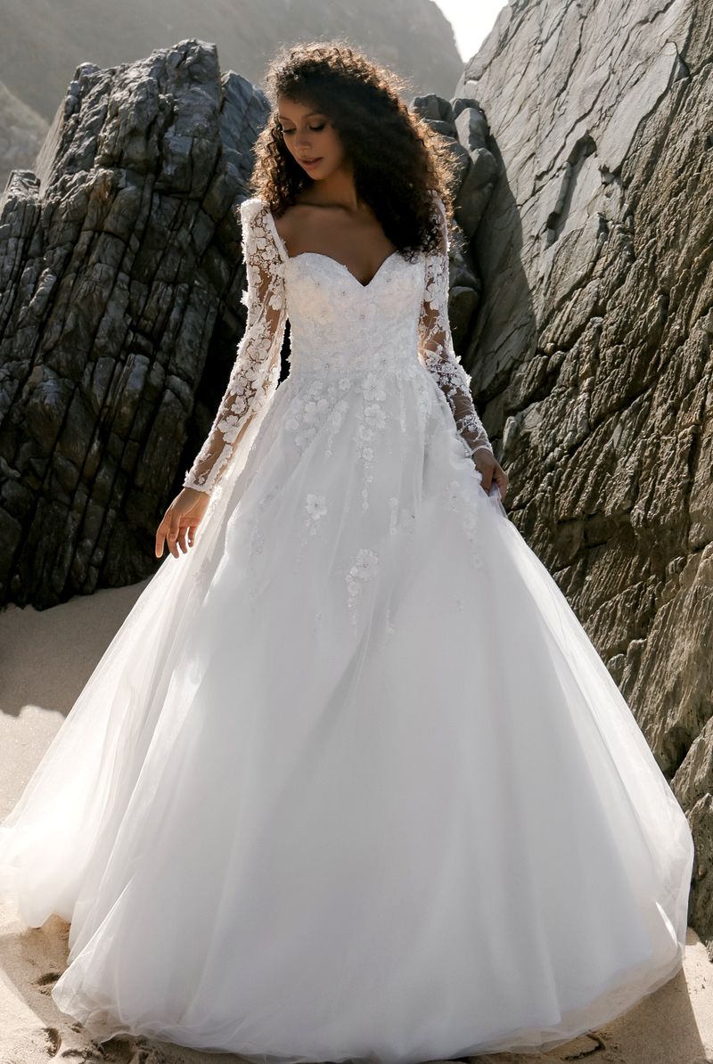 Custom-Made A-line Sweetheart Wedding Dress $2,300 | Devotion Dresses Custom-Made A-line Sweetheart Wedding Dress $2,300 | Devotion Dresses