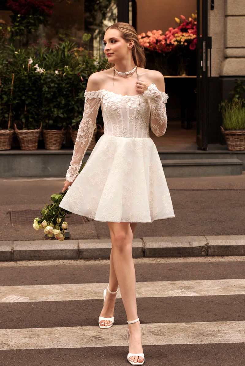 Nira Wedding Dress - Video Nira Wedding Dress - Video