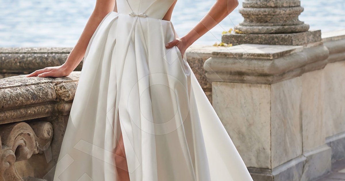 site wedding dress Sample Lace A-Line Sheath with Corset Bodice it remains in good condition Rine Custom-Made A-line V-neck