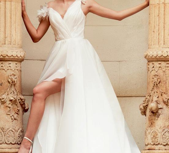 Dream Wedding Dress Inspired by Bella Swan | Devotion Dresses Dream Wedding Dress Inspired by Bella Swan | Devotion Dresses