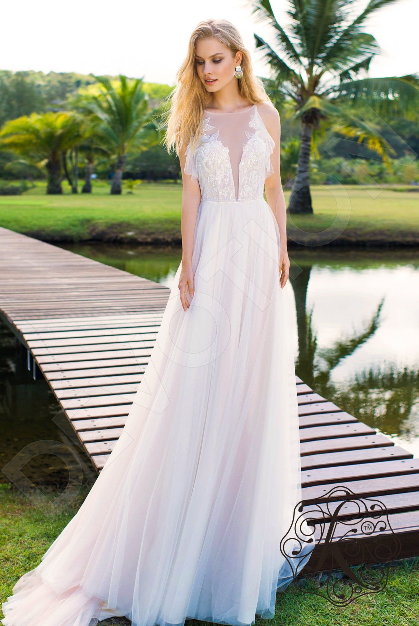 a line halter wedding dress Halter V-Neck Sleeveless Pleated Empire Waist A-Line Beach Wedding Dre –  Loveiss